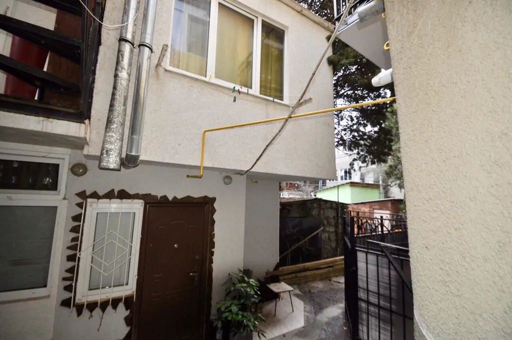 Домик на берегу моря