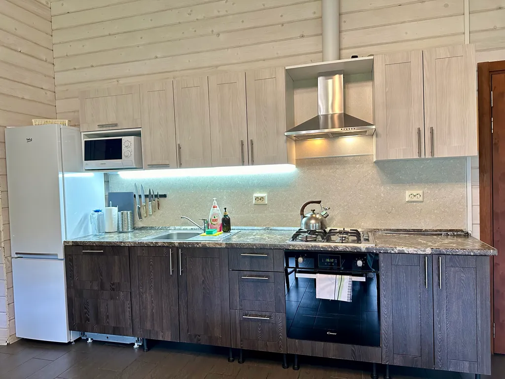 Коттедж с 3 спальнями, сауной, с видом на лес