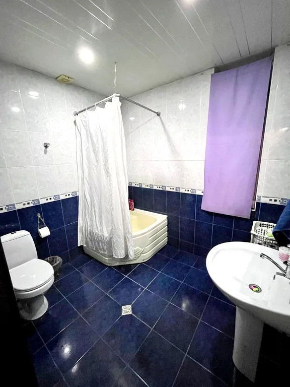 Большая и просторная квартира с двумя балконами в центре