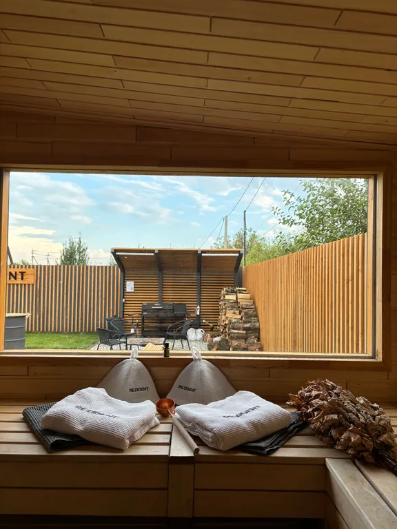 Загородный дом с баней и бассейном