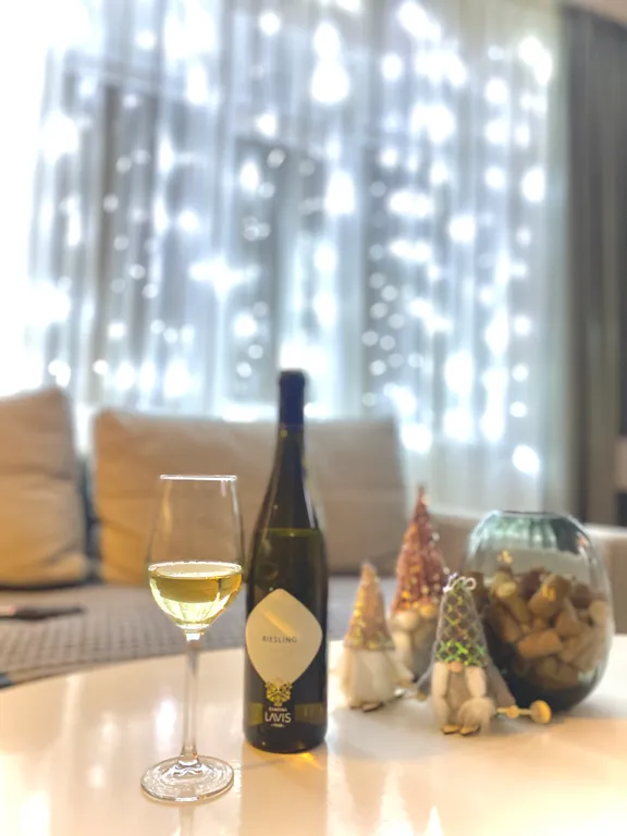 Чистая и уютная квартира с видом на Волгу и на остров