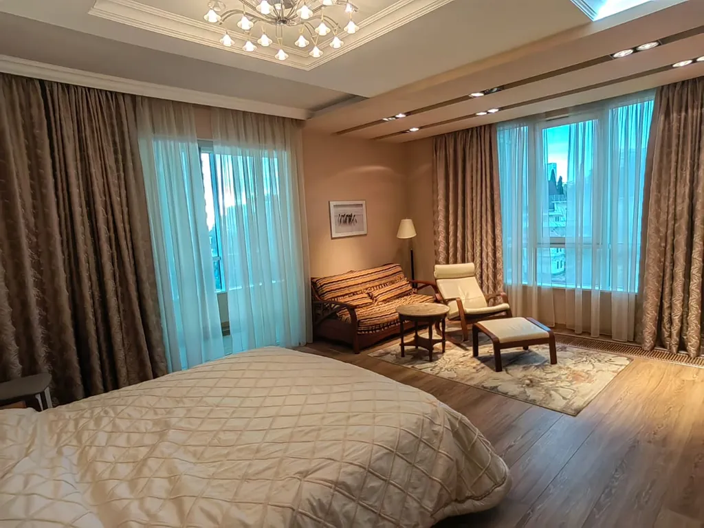 Просторный апартамент в Золотом Треугольнике Сочи