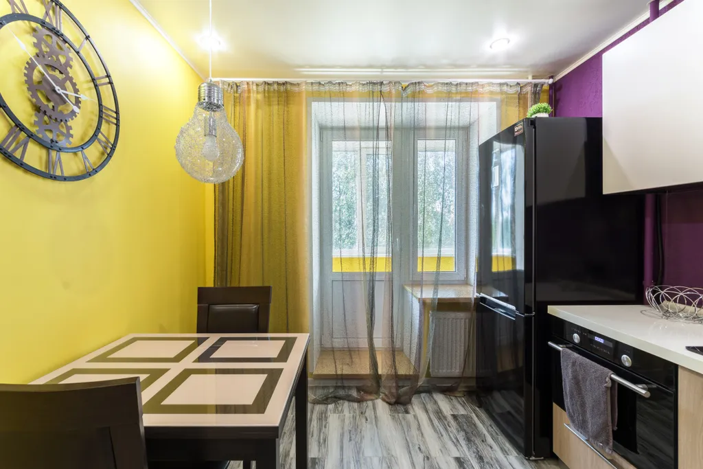 Яркая квартира недалеко от центра