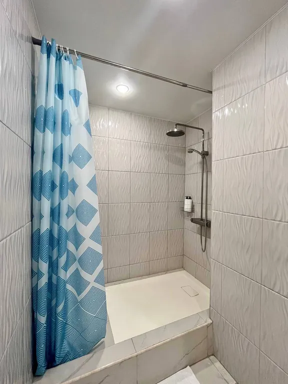 Просторная четырехместная квартира рядом у ТЦ Галерея