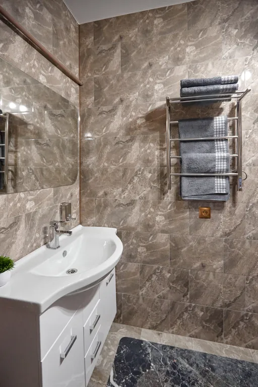 Квартира с 2 балконами, ПАРКОВОЧНЫМ местом и видом на водонапорную баш