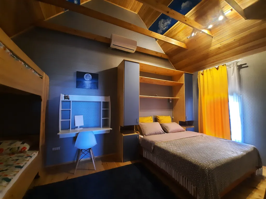 Дом с минибассейном