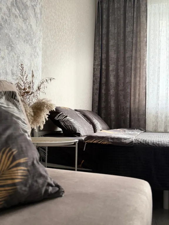 Современная квартира в новом жилом комплексе рядом с въездом в город — аренда посуточно в Каменск-Уральский