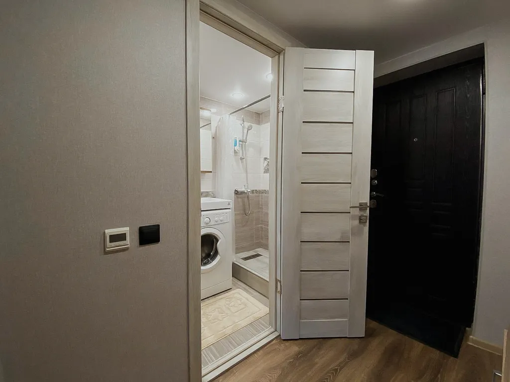 Двухуровневая студия с панорамными окнами