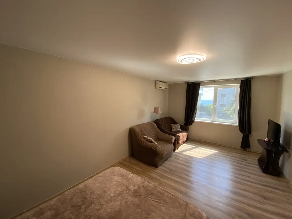 Отдельный дом с двором