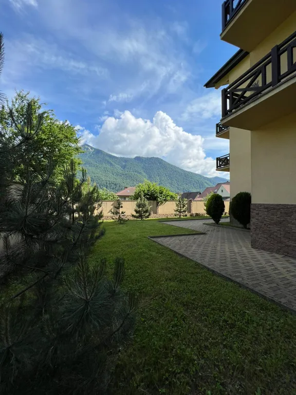 Квартира с видом на горы