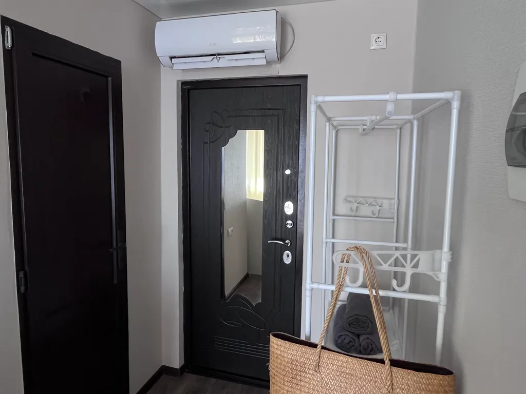 Дом на скалах с видом на море