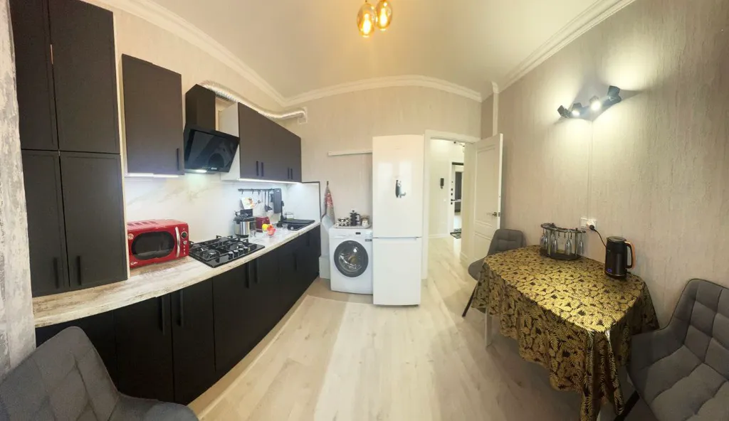 Эксклюзивная квартира с огромным турецким диваном