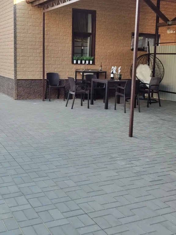 Дом в центре города рядом с набережной