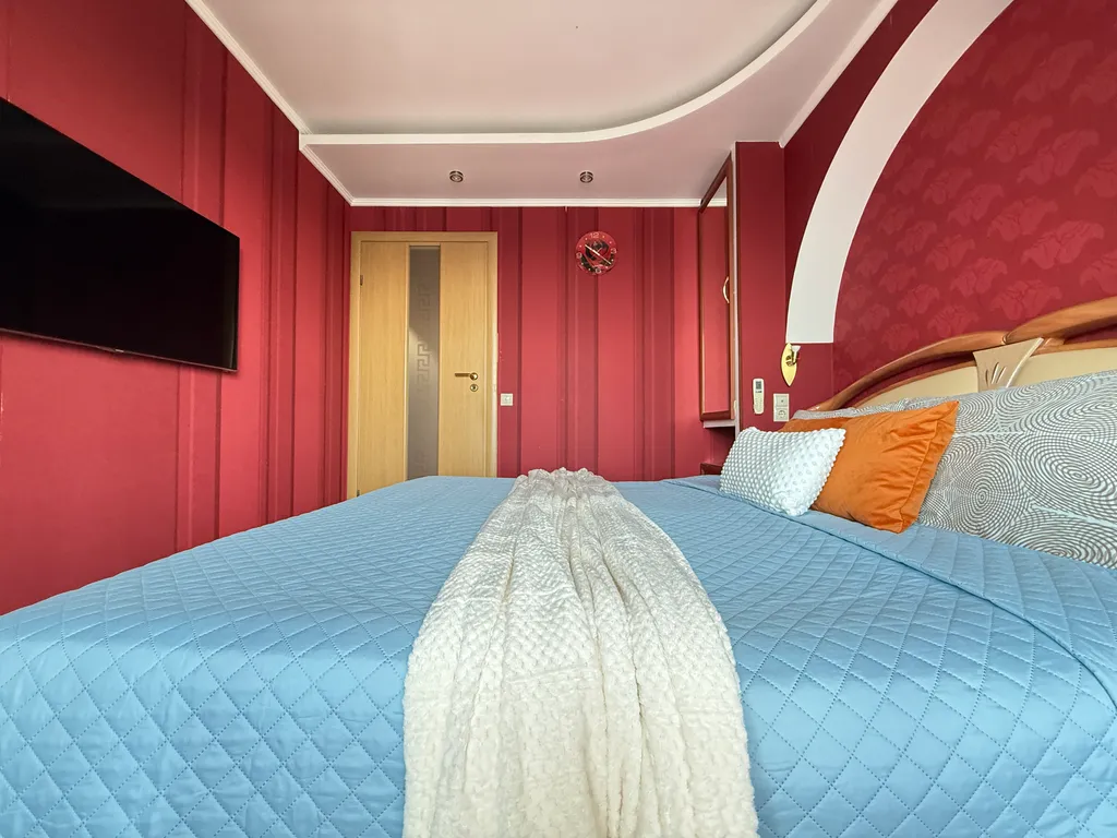 Рядом парк Победы Херсонес не берем оплату за уборку