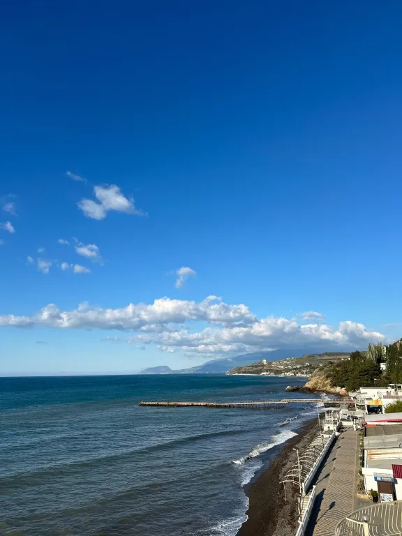 Семейный номер с видом на море