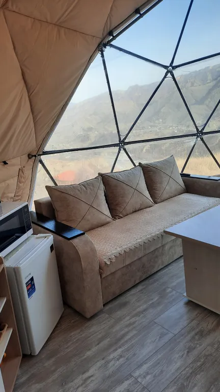 Геокупол с видом на горы