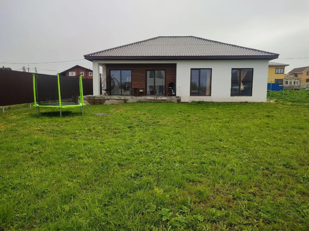 Коттедж Просторный дом — Лобня