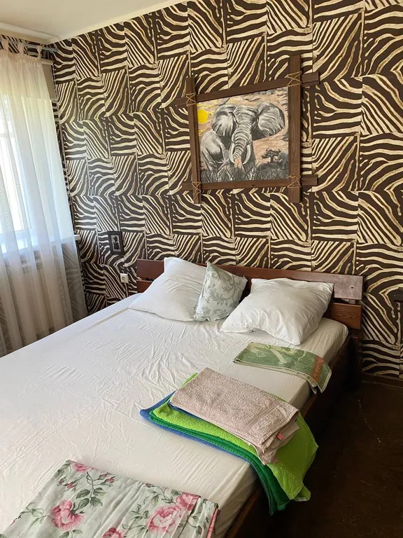 Уютный дом с прудом