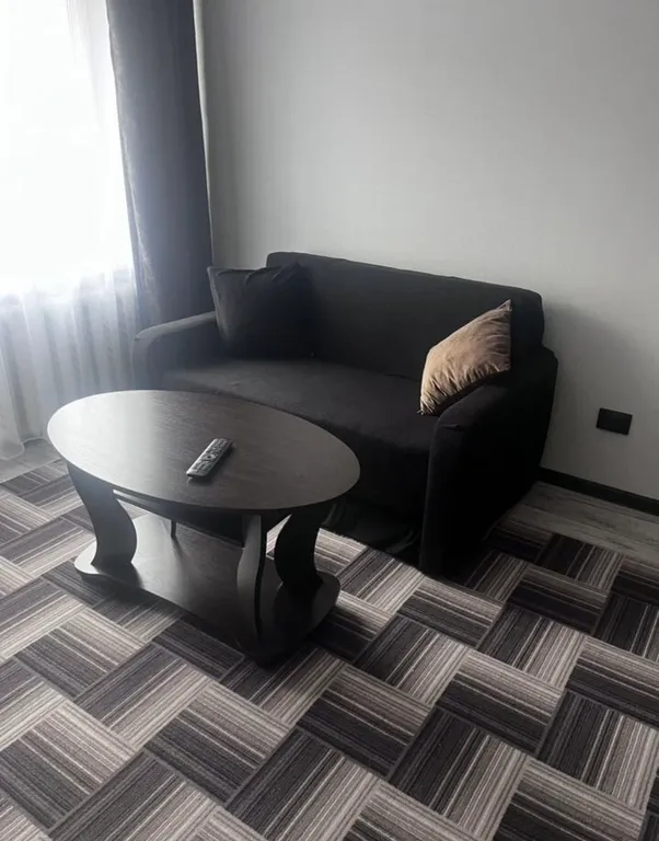 Квартира Квартира в центре города, чистый двор, рядом магазин, больница, сбер — Сланцы