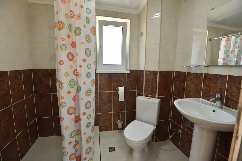 Уютная комната с видом на море