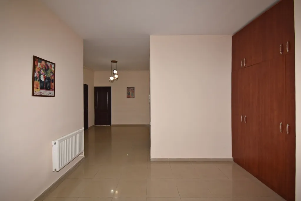 4-комнатная Квартира