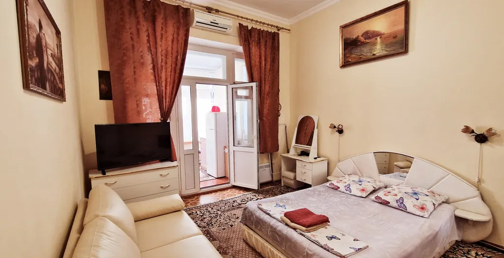 Квартира Комната с балконом в старинном доме — аренда посуточно в Симеиз