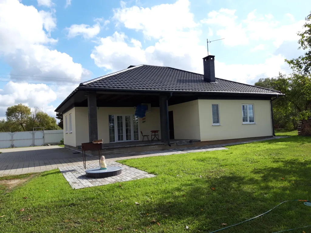 Домик на озере