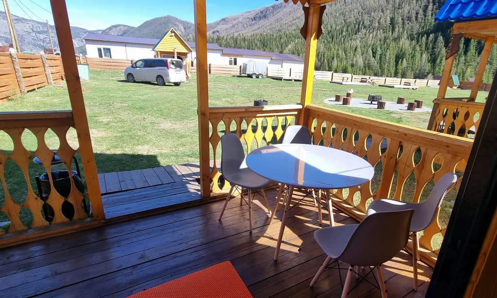 Четырёхместный домик с удобствами внутри