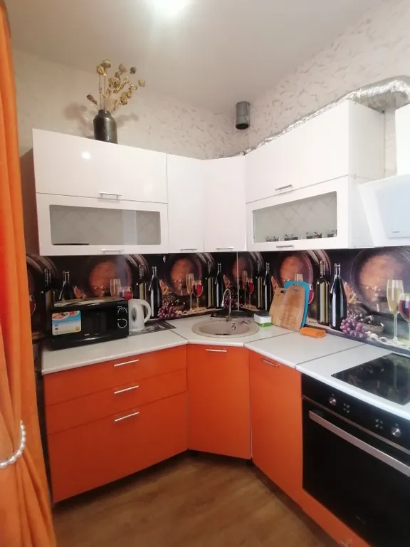 Солнечная и теплая однушка в районе Военкомата