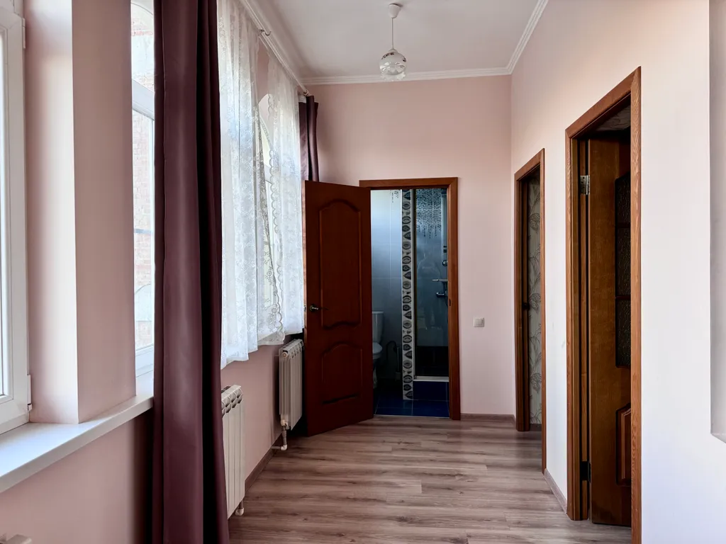 3-этажный дом с садом недалеко от моря