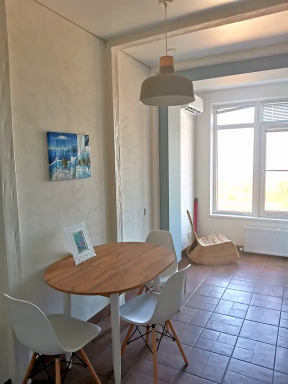 Квартира в греческом стиле с видом на море в центре города