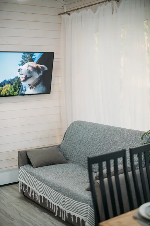 Уютный домик с видом на лес