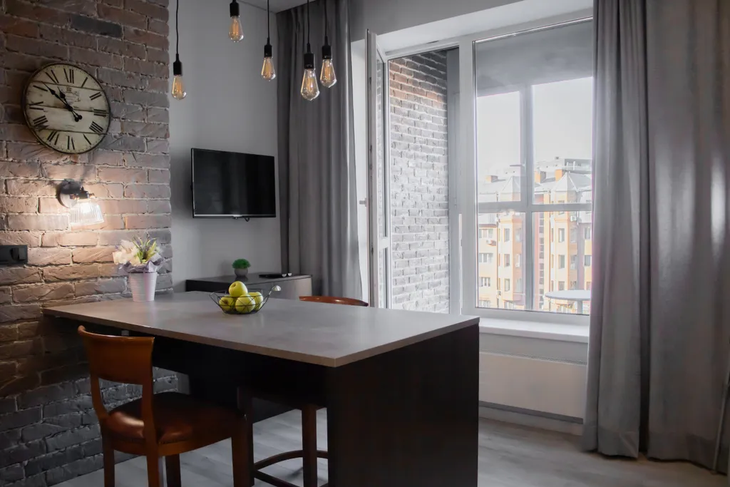 Студия в историческом центре с балконом у набережной