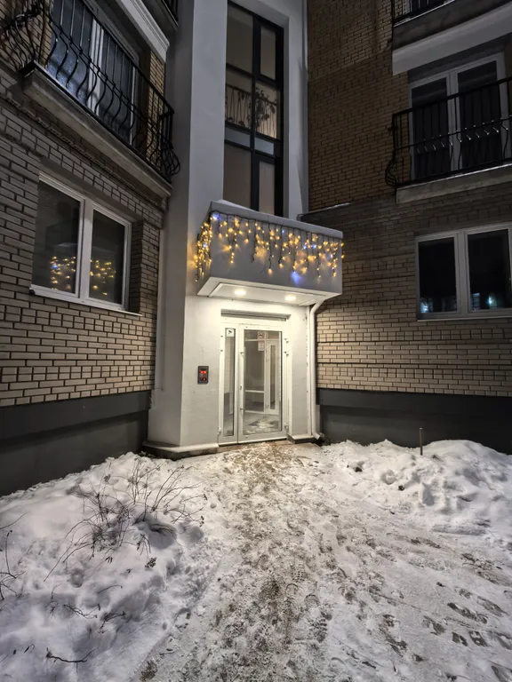 Счастливая матрешка маленькая Италия в центре города