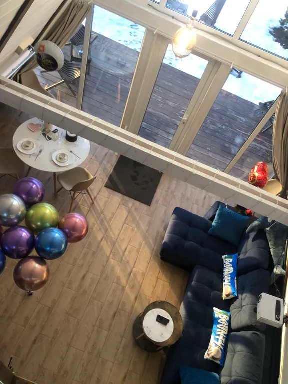 Дом у озера в стиле А-frame