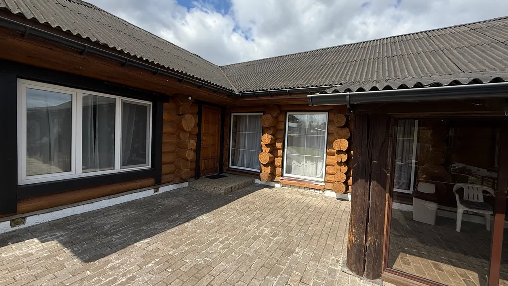 Домик у реки