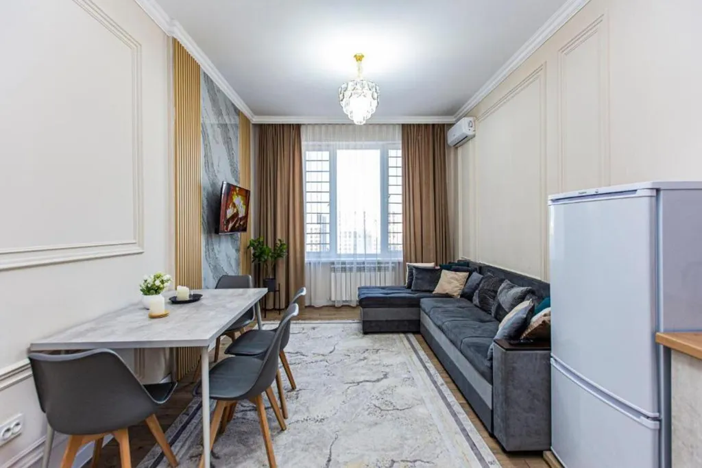 3-ком квартира Bayhouse около ТРЦ MEGA Alma-Ata для 6-х гостей