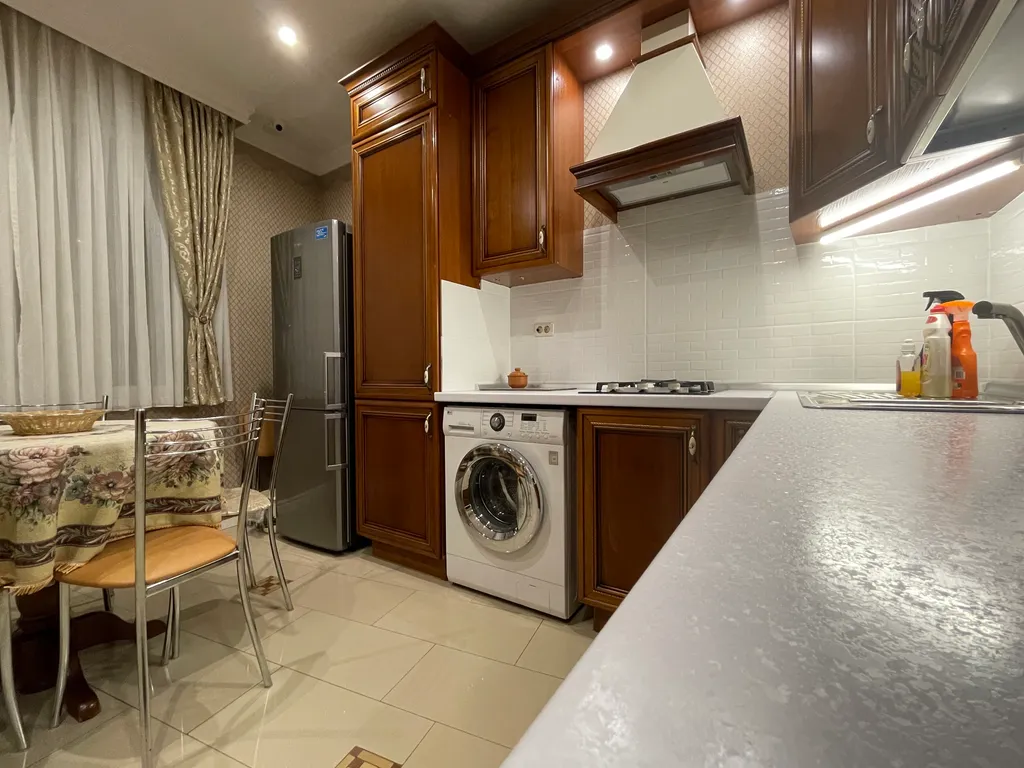 Уютный номер в центре, море - 600 метров