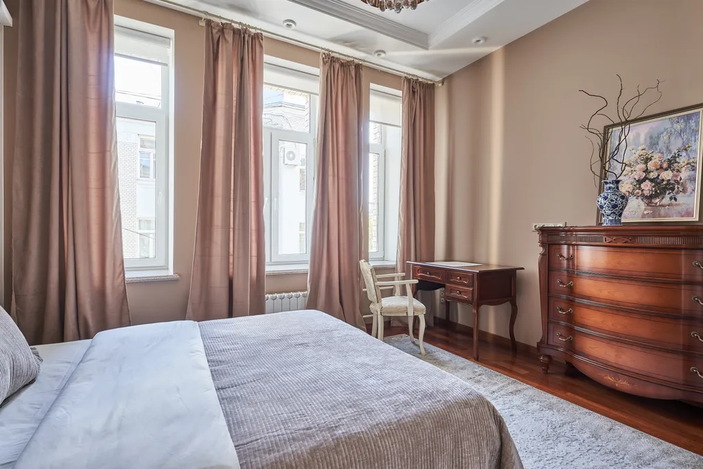 Квартира 3-комнатная квартира в знаменитом доме на Патриарших прудах в центре — Москва