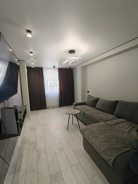 Квартира Квартира двухкомнатная большая — Мирное