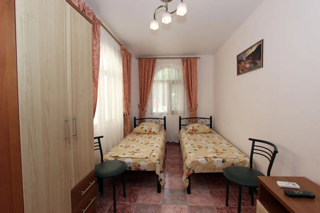 3-комнатный дом в спальном районе Феодосии