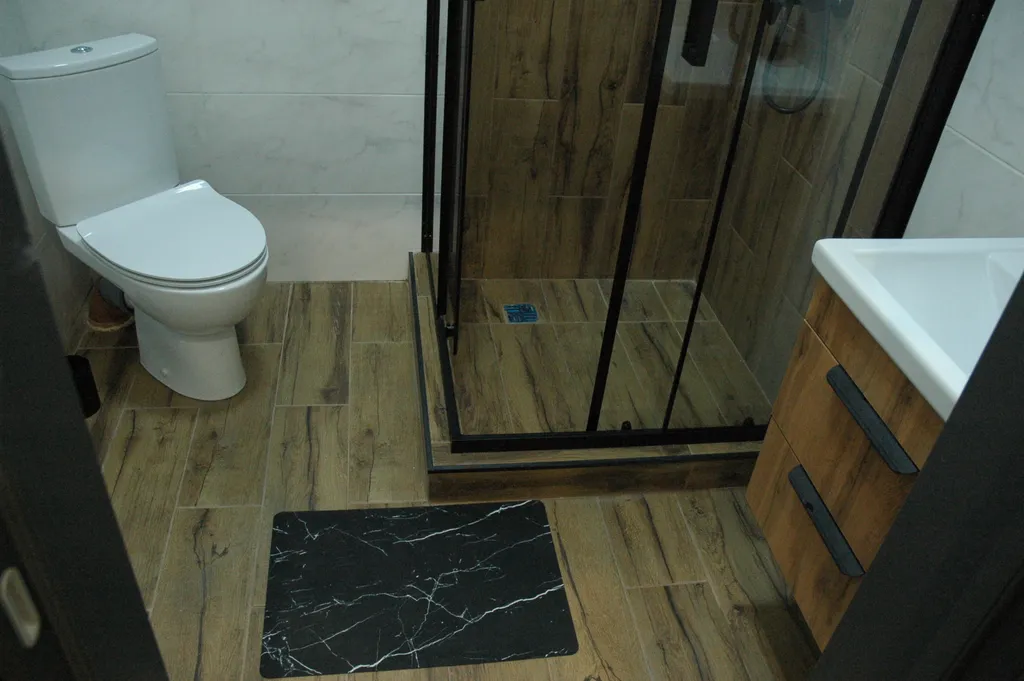 Уютный и теплый дом у леса