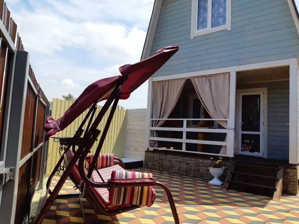 Коттедж Дом с видом на море в 100 м от пляжа — аренда посуточно в Голубицкая