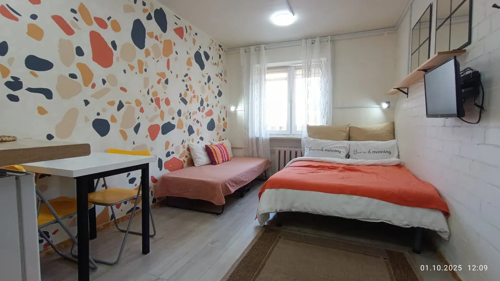 Уютное местечко над пиццерией