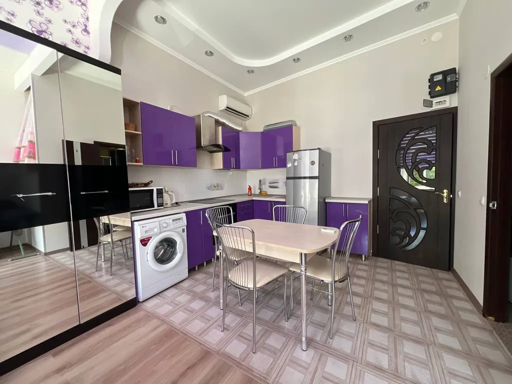 Студия в доме царской постройки