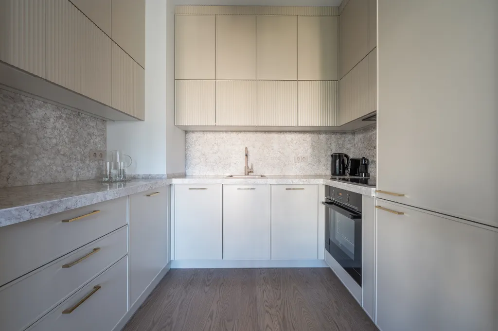 Апартамент люкс с балконом Королевский Вид