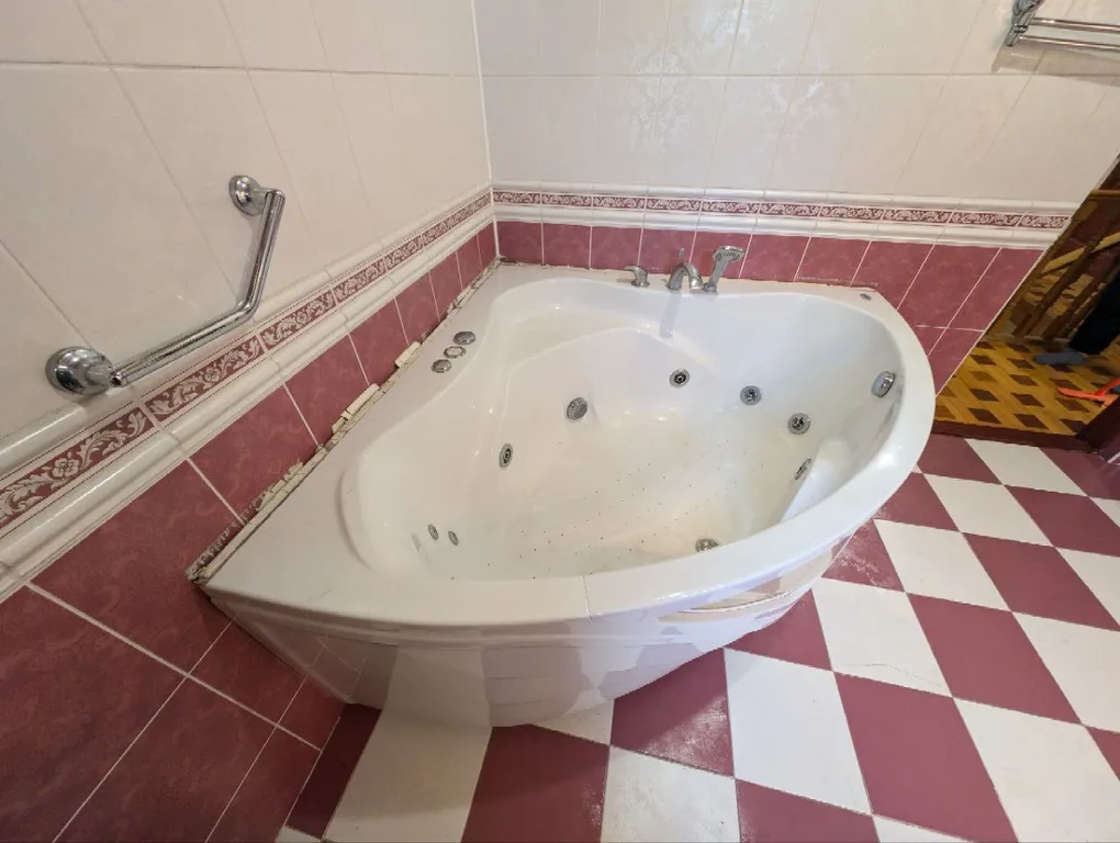 Коттедж с сауной, бассейном и бильярдом в 10 минутах от Минска