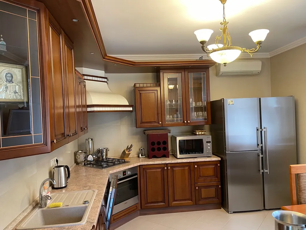 Красивый дом с баней и бассейном