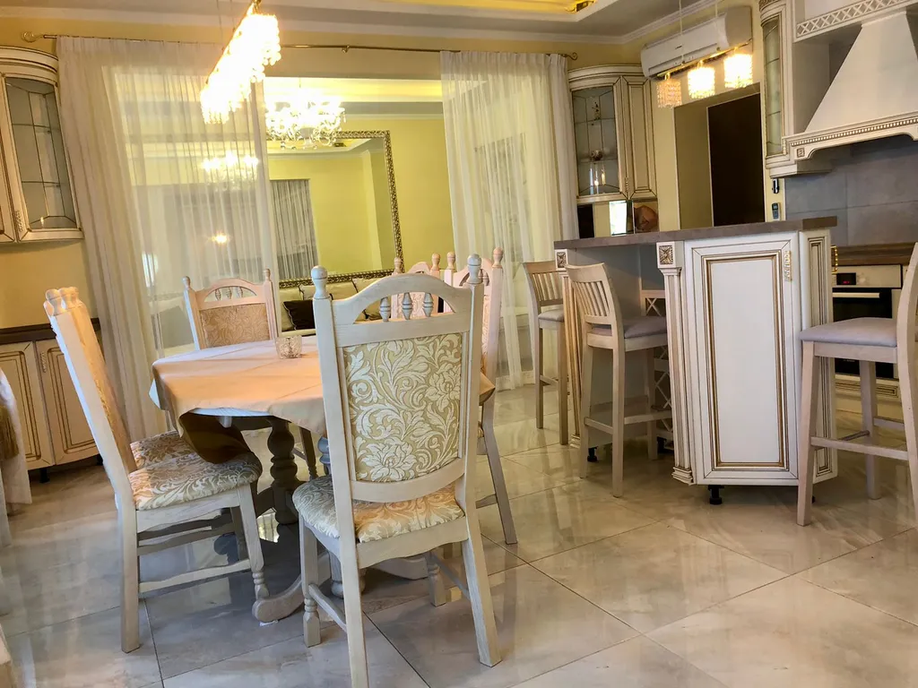 Апартаменты в центре с видом на Севастопольскую бухту