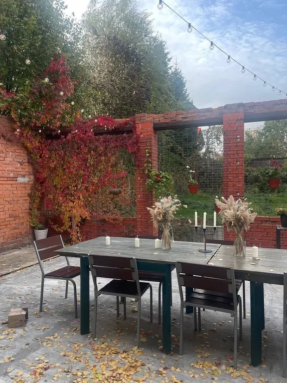 Дом с садом в центре рядом с набережной